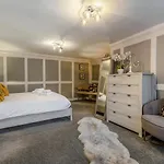 3 Bed In Oc-l20748 Appartamento *