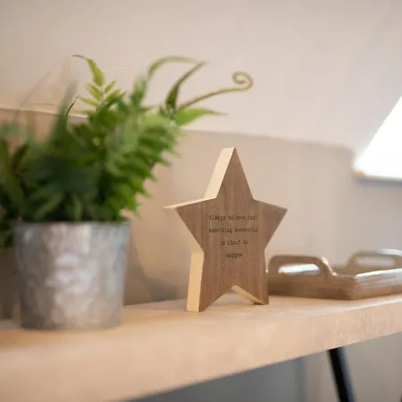 3 Bed In Whitby Oc-L20748 *