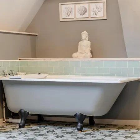 3 Bed In Oc-l20748 *