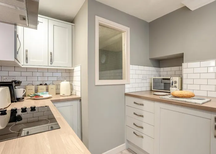 3 Bed In Oc-l20748 * Whitby