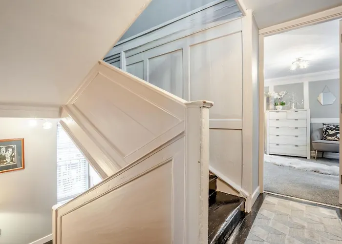 3 Bed In Oc-l20748 Whitby