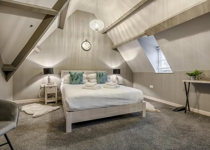 3 Bed In Oc-l20748 *